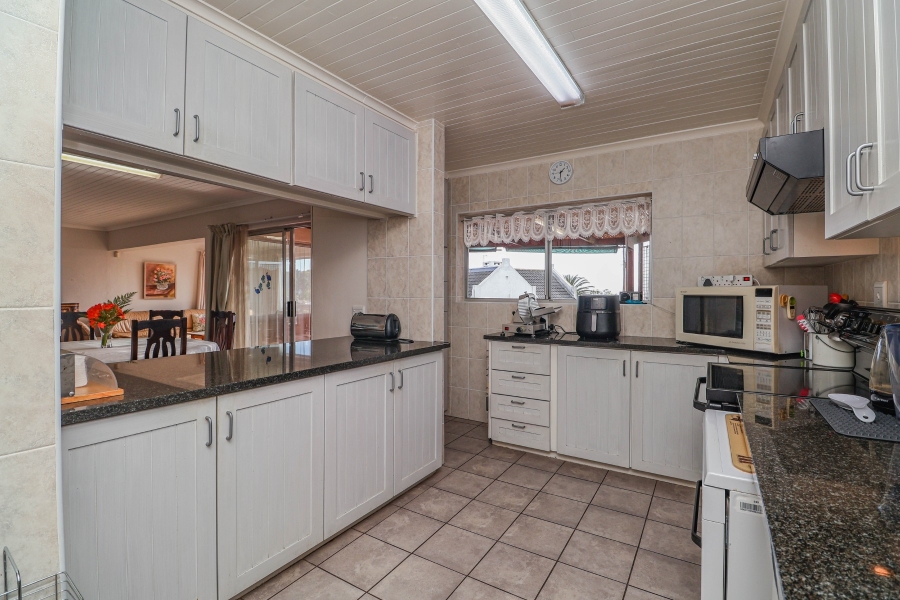 3 Bedroom Property for Sale in Upper Main Street Western Cape